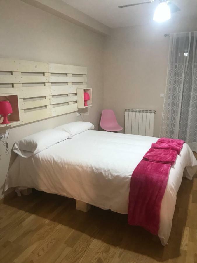 Apartamento Turistico “El Yugo” Arguedas Bagian luar foto